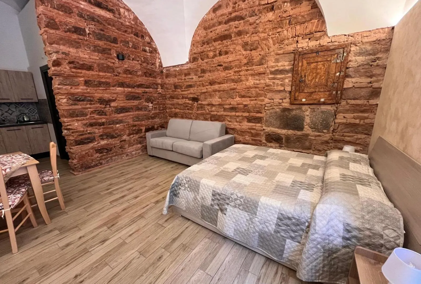 Fisicaro Holiday Home 卡塔尼亚